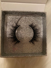 Load image into Gallery viewer, Ladies Night 18 MM
